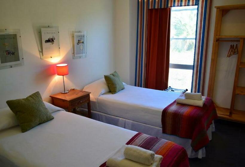 غرفة قياسية, La Cautiva De Ramirez