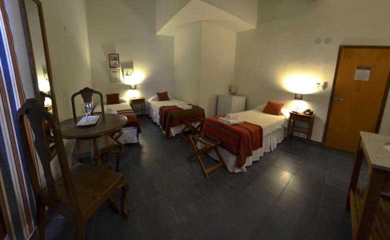 غرفة قياسية ثلاثية, La Cautiva De Ramirez