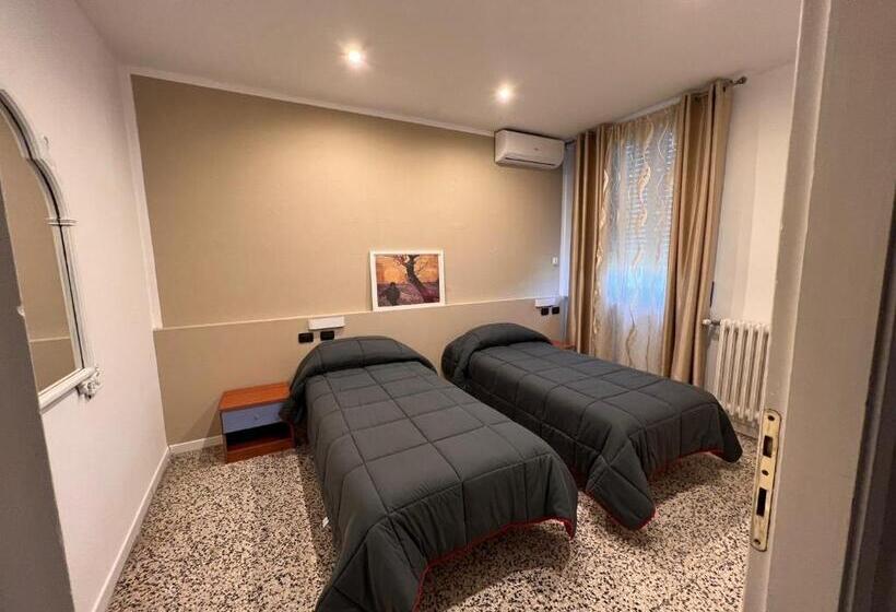 スタンダードルーム, Saratoga