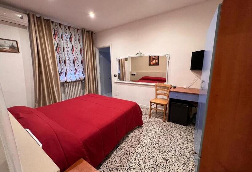 スタンダードシングルルーム, Saratoga