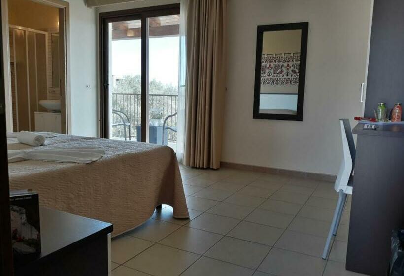 غرفة قياسية مطلّة علي البحر مزوَّدة بشُرفة, B&b Portu Cuau