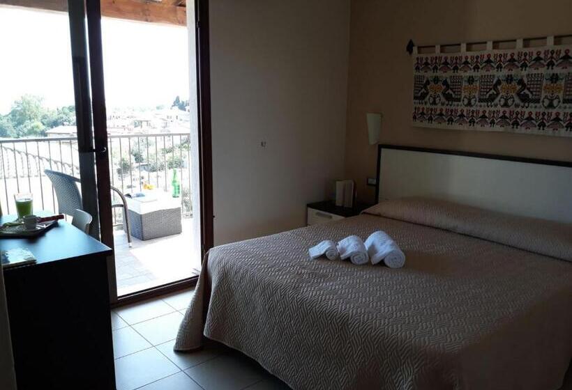 غرفة قياسية مطلّة علي البحر مزوَّدة بشُرفة, B&b Portu Cuau