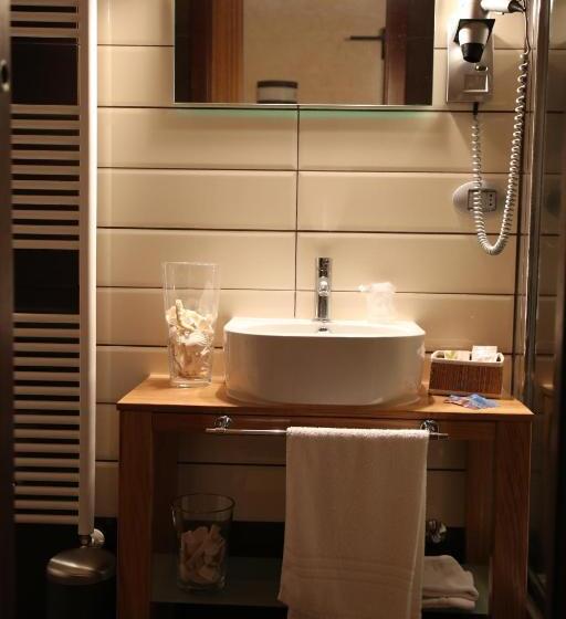 غرفة سوبيريور, La Lisca