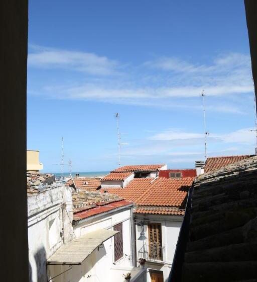 جناح عائلي, La Lisca