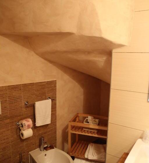 جناح عائلي, La Lisca