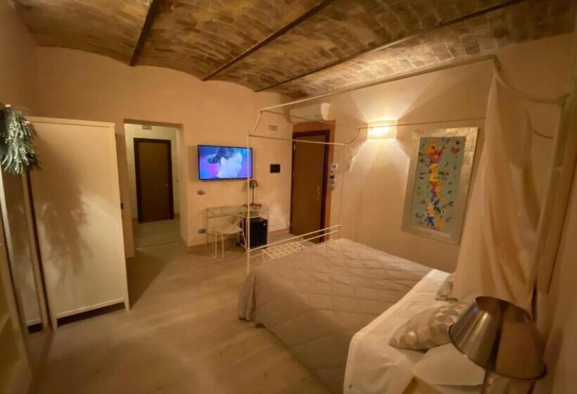 جناح عائلي, La Lisca