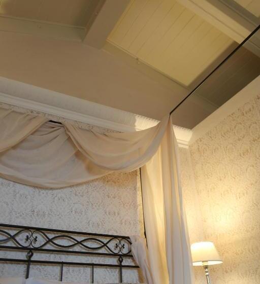 جناح عائلي, La Lisca