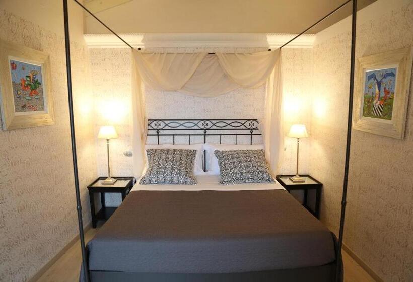 جناح عائلي, La Lisca