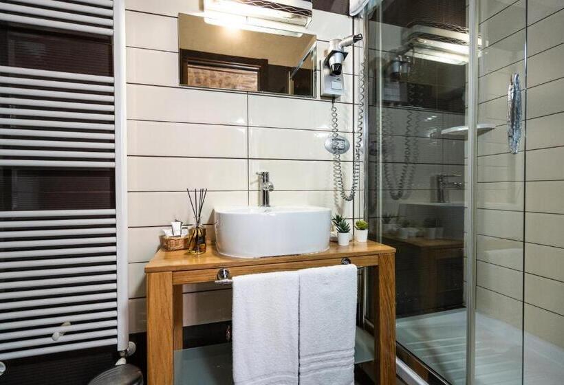 غرفة سوبيريور, La Lisca