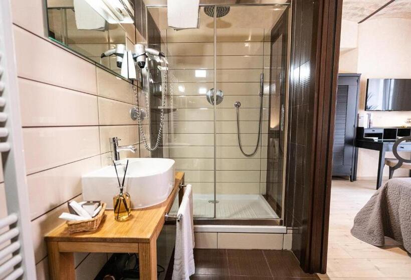 غرفة سوبيريور, La Lisca