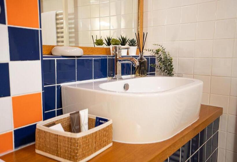 غرفة إقتصادية فردية, La Lisca