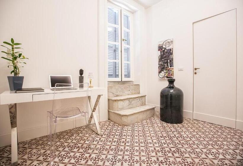 سوئیت جونیور با تراس, Palazzo Cannavina Suite & Private Spa