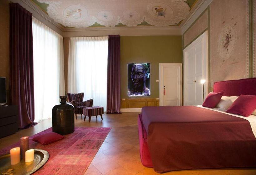 سوئیت جونیور با تراس, Palazzo Cannavina Suite & Private Spa