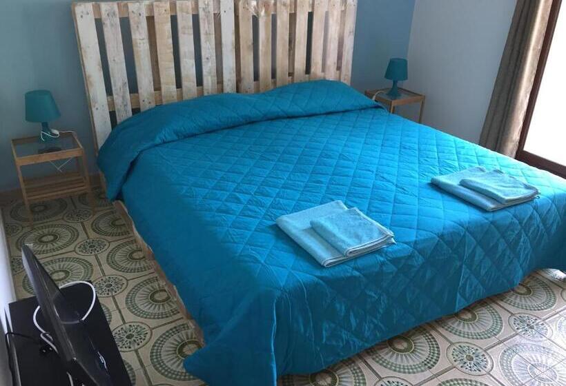 스탠다드 룸, Trentatre Quarantatre