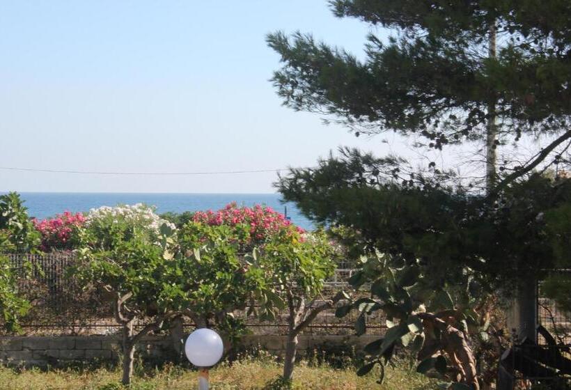 스탠다드 트리플 룸, Trentatre Quarantatre