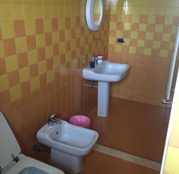 스탠다드 트리플 룸, Trentatre Quarantatre