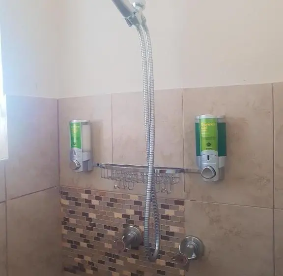 اتاق اکونومی, Eventuality B&b New Kingston