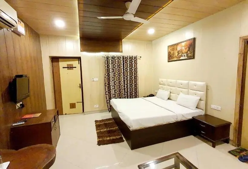 Superior Zimmer Kingsize Bett, Amritsar Inn