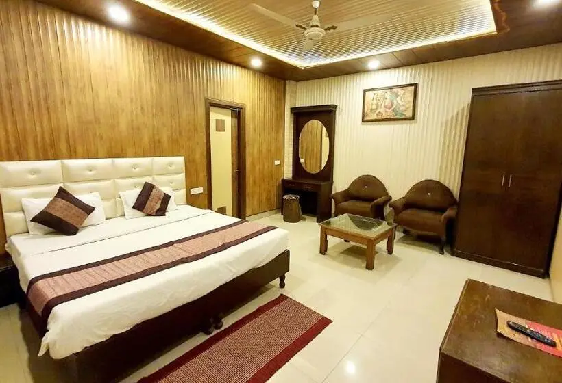 Superior Zimmer Kingsize Bett, Amritsar Inn