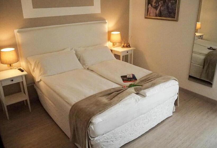 غرفة قياسية مطلّة علي حمام السباحة, Garni Bel Sito