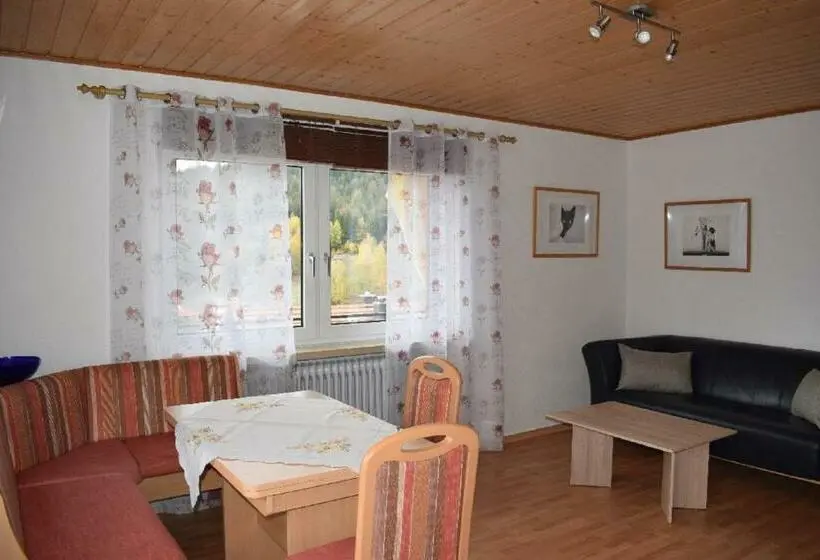 Balkonlu 1 Yatak Odalı Daire, Pension Anke