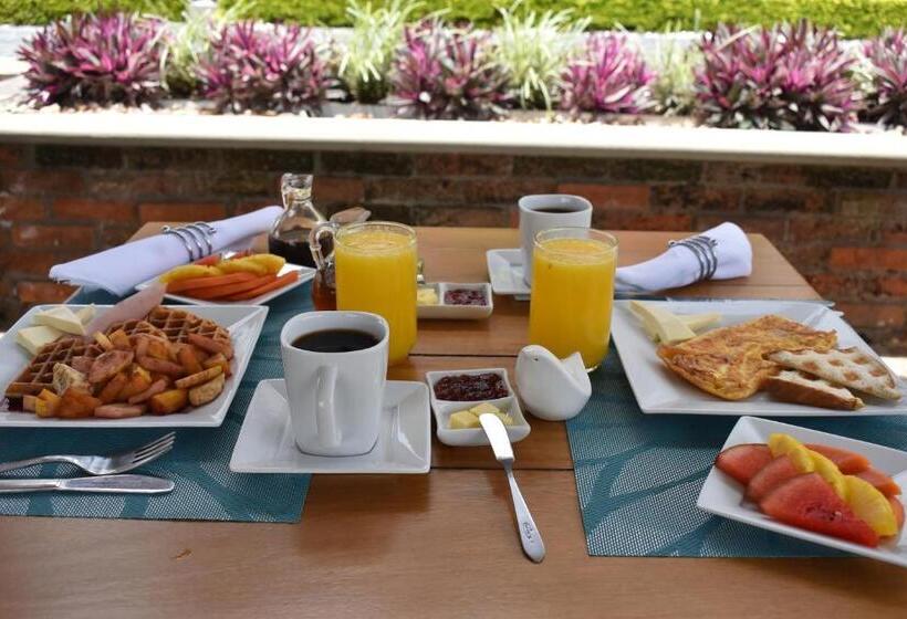 スタンダードトリプルルーム, Syvanna Wellness and Spa