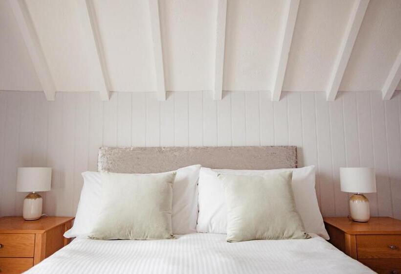 Номер Стандарт, The Bay