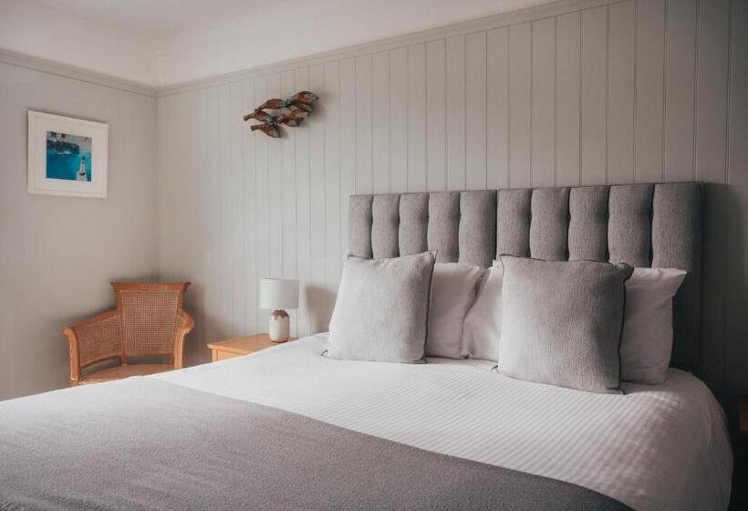 Номер Стандарт, The Bay