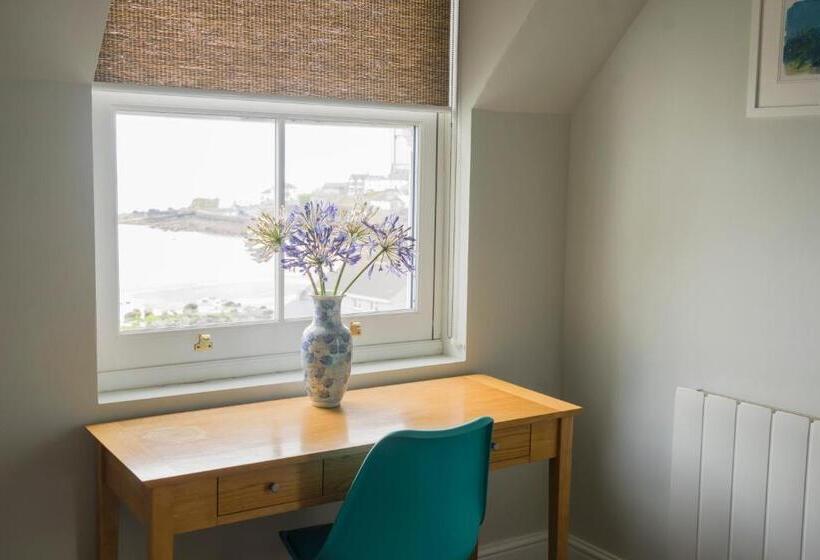 Люкс с Балконом, The Bay