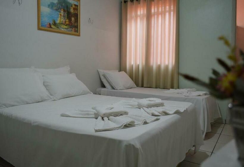 غرفة قياسية ثلاثية, Confort Maringá