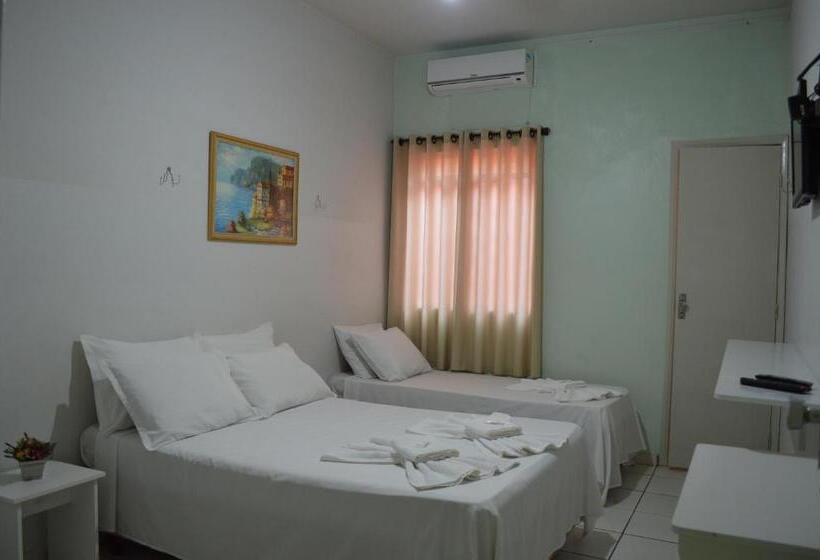 غرفة قياسية ثلاثية, Confort Maringá