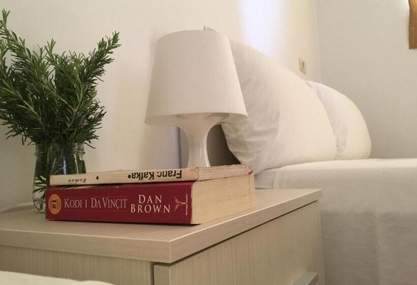 استودیو استاندارد با بالکن, Villa White