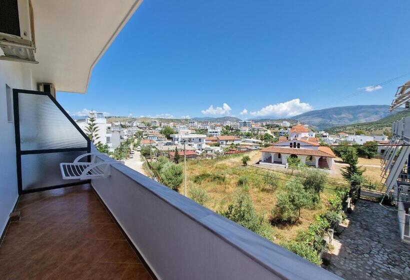 استودیو استاندارد با بالکن, Villa White