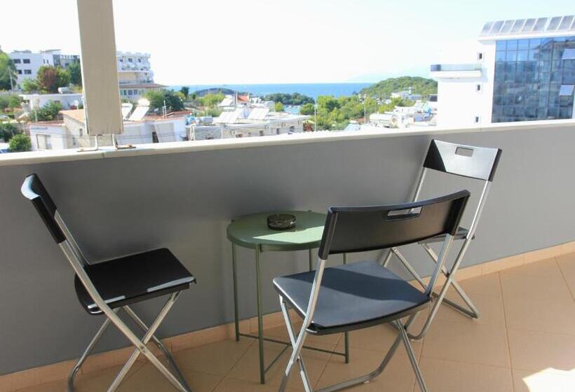 آپارتمان 1 خوابه با بالکن و چشم‌انداز دریا, Villa White