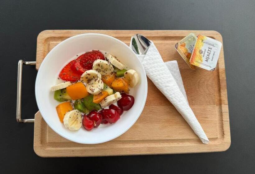 استودیو استاندارد با بالکن, Villa White