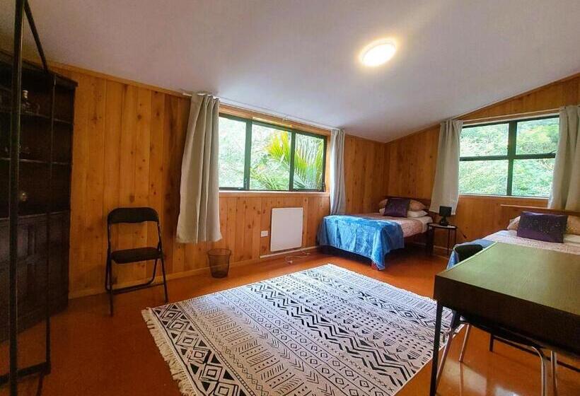 اتاق استاندارد با سرویس بهداشتی مشترک, Kawai Purapura Yoga Retreat Centre