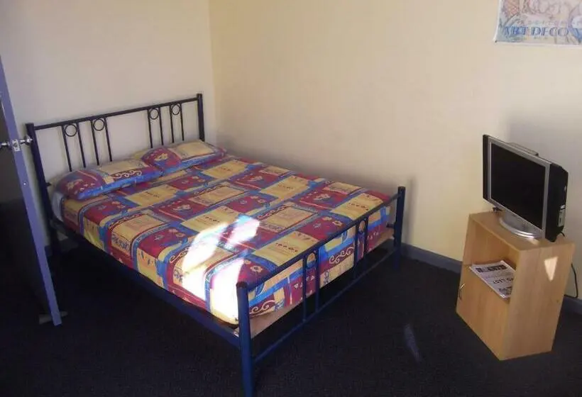スタンダードルーム, Archies Bunker Affordable Accommodation
