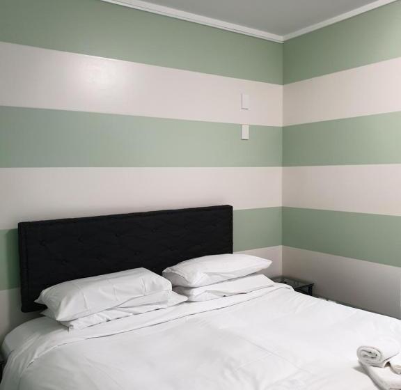 Стандартный Номер Кровать Кинг, Archies Bunker Affordable Accommodation