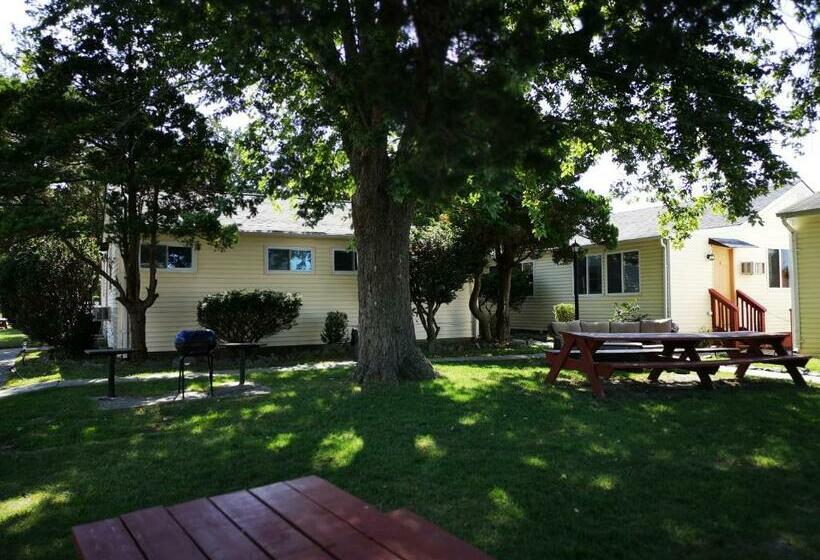 חדר משפחתי, Baywatch Hotel & Marina