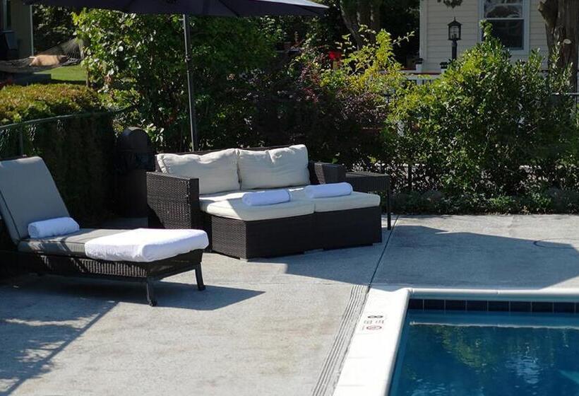 חדר דלוקס, Baywatch Hotel & Marina