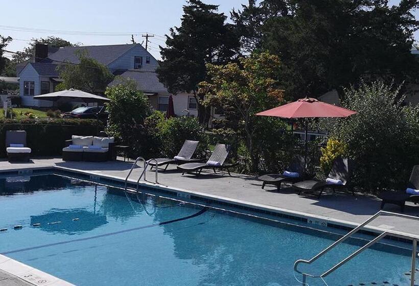 חדר דלוקס, Baywatch Hotel & Marina