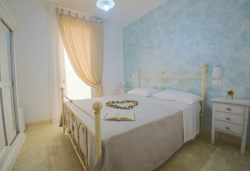 חדר סטנדרט, Blue And Blue