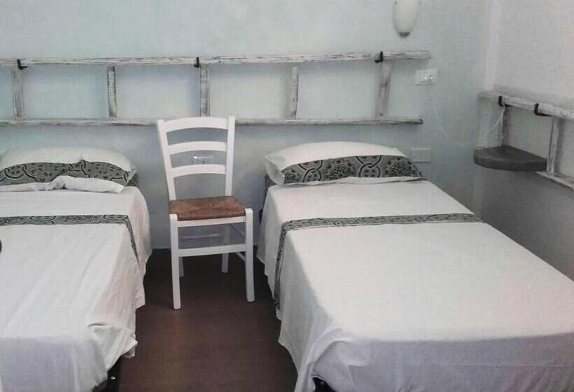 בונגלו משפחתי, Blue And Blue