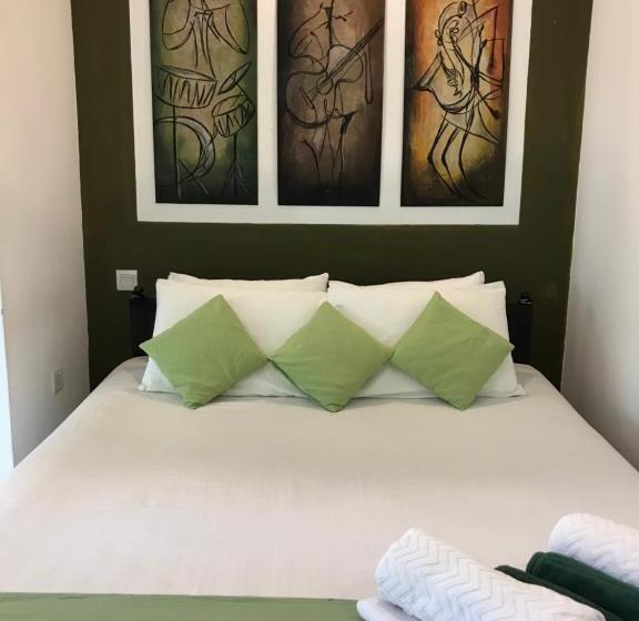 标准间带阳台, Rockydale Home Stay