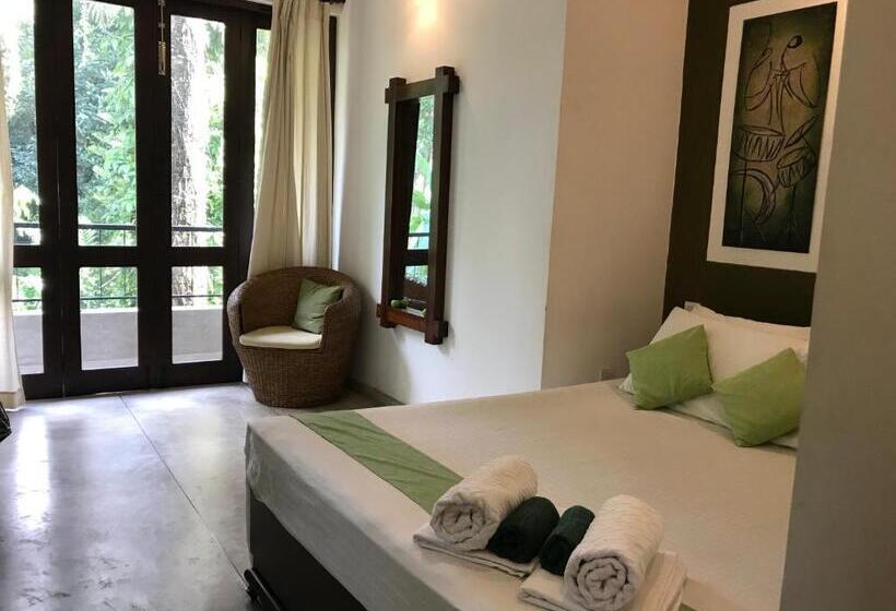 标准间带阳台, Rockydale Home Stay