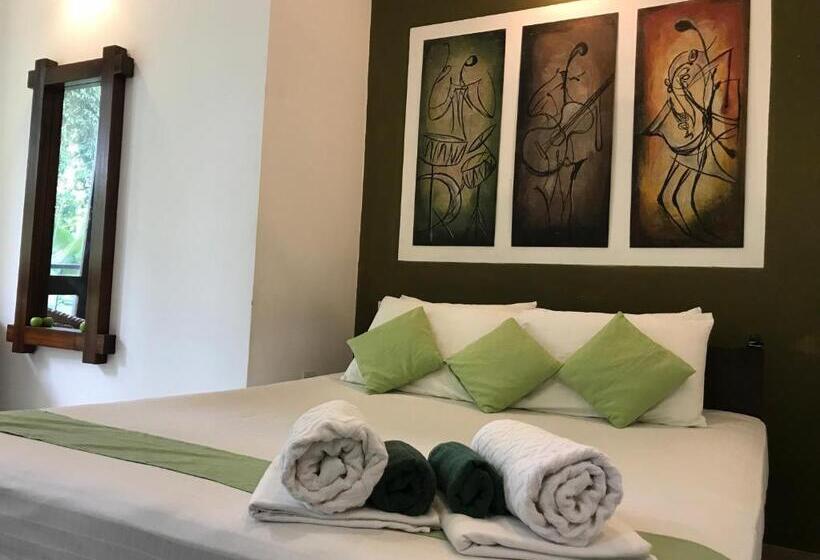 标准间带阳台, Rockydale Home Stay