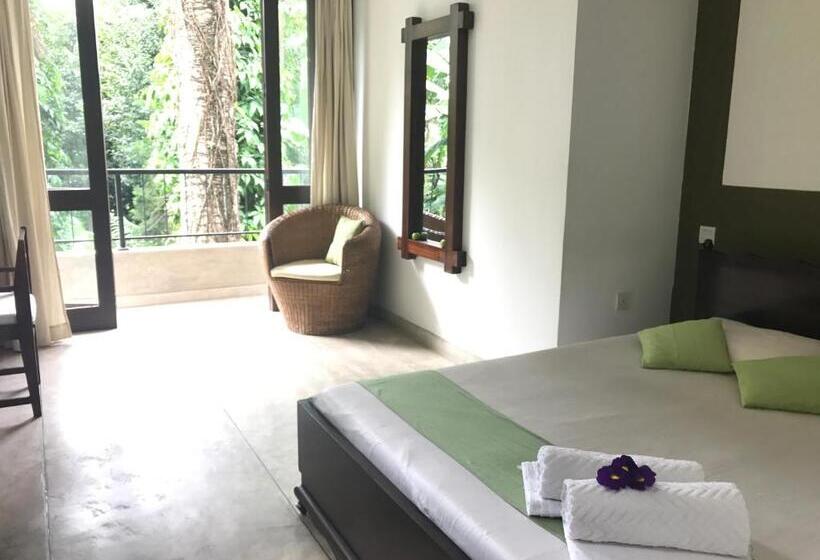 标准间带阳台, Rockydale Home Stay