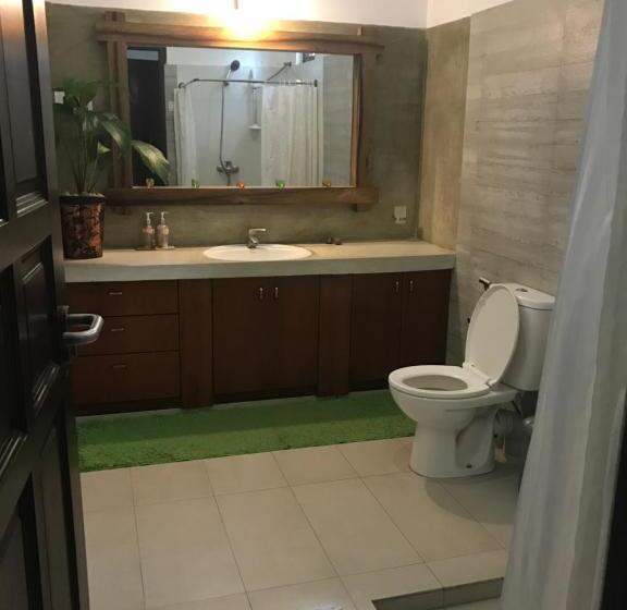 标准间带阳台, Rockydale Home Stay