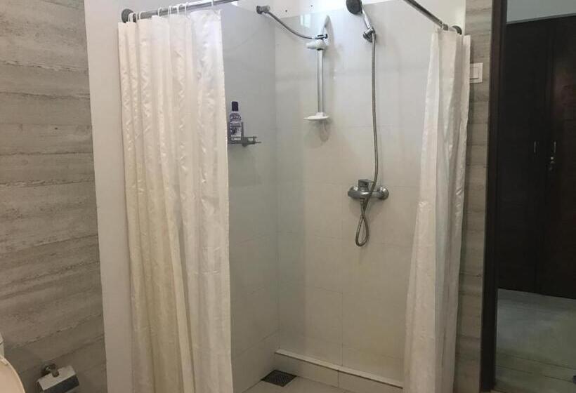 标准间带阳台, Rockydale Home Stay