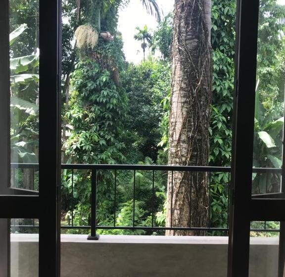 标准间带阳台, Rockydale Home Stay